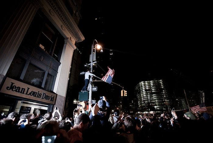 Празднование смерти Усама бин Ладена в Америке (39 фото)