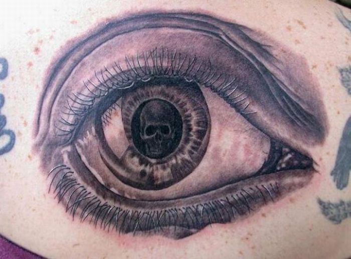 Татуировки и глаза (28 фото)