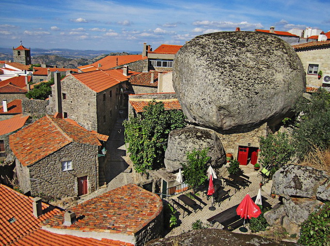 Деревня Монсанто в Португалии (12 фото)