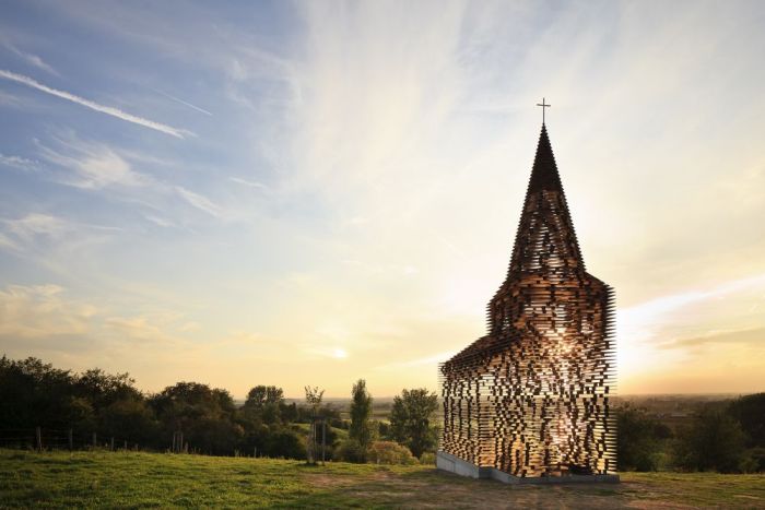Прозрачная церковь в Бельгии от Gijs Van Vaerenbergh (7 фото)