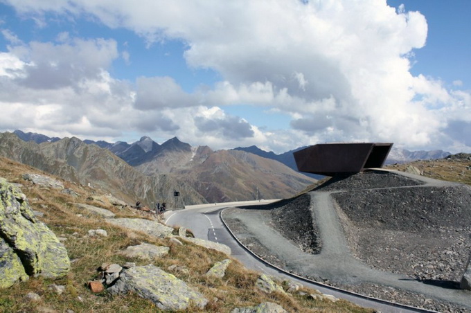 Павильон Pass Museum в Альпах (15 фото)