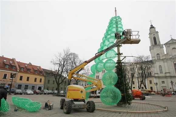 Елка из пластиковых бутылок от Jolanta Smidtiene (8 фото)