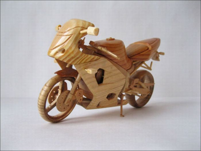 Деревянные мотоциклы (13 фото)