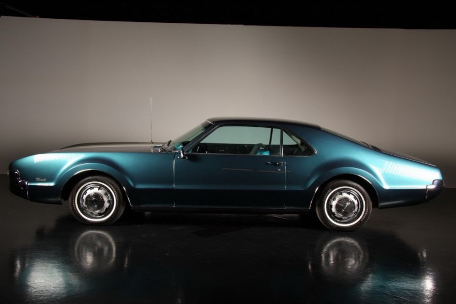 Интересная реставрация Oldsmobile Toronado (25 фото)
