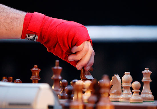 Существует такой вид спорта: шахбокс — комбинация шахмат и бокса