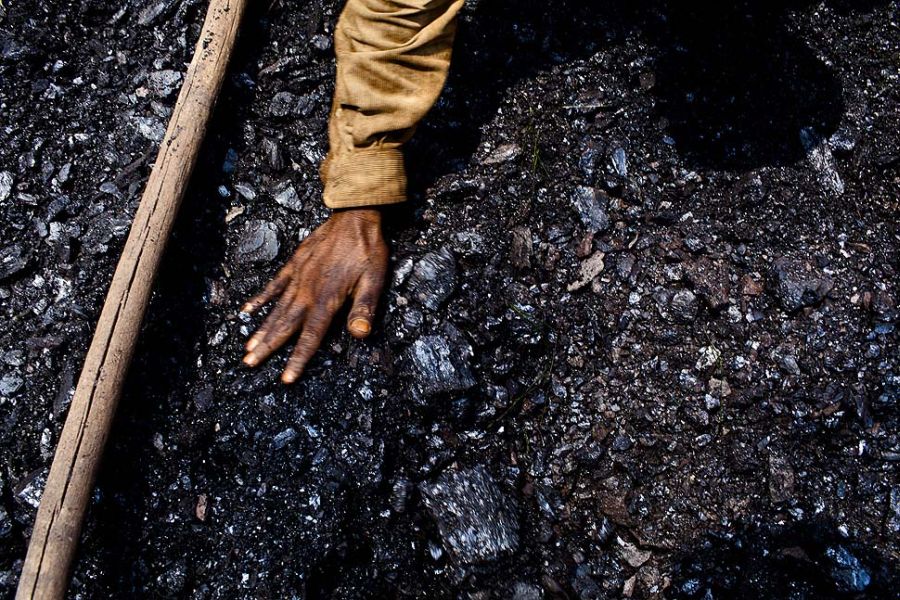 Детский труд в индийских угольных шахтах (28 фото)