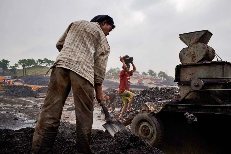 Детский труд в индийских угольных шахтах (28 фото)