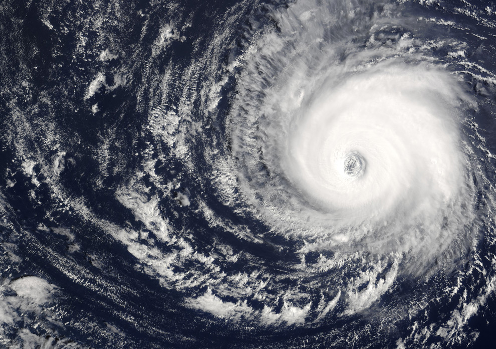Ураганы – вид из космоса (26 фото)