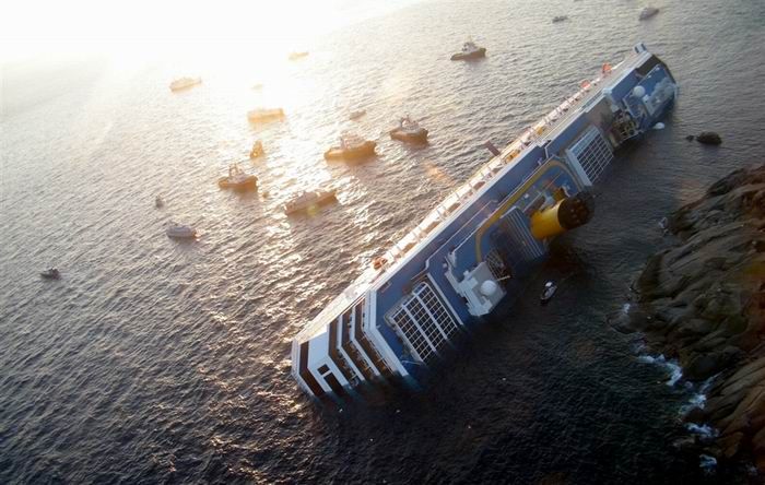 Крушение Costa Concordia (25 фото)