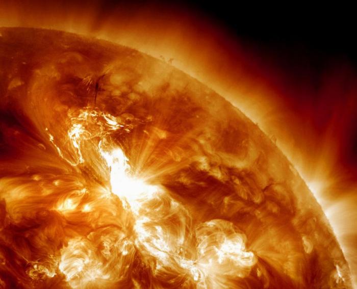 Сильнейшая вспышка на солнце (9 фото)