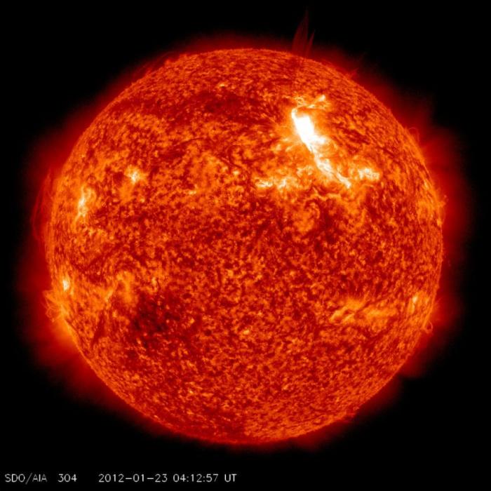 Сильнейшая вспышка на солнце (9 фото)