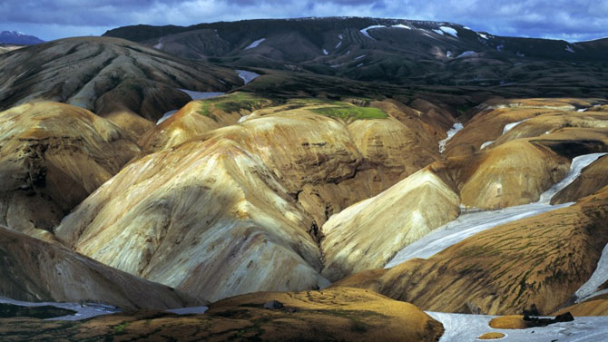 Разноцветные горы в Исландии