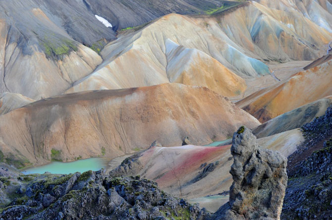 Разноцветные горы в Исландии