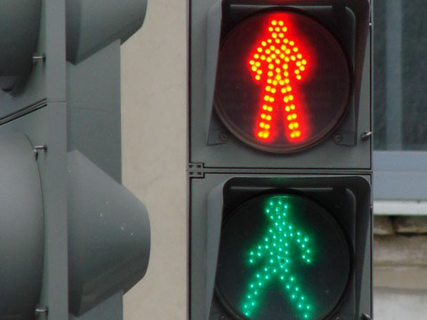 Почему светофор имеет красный, жёлтый и зелёный цвета, а не любые другие