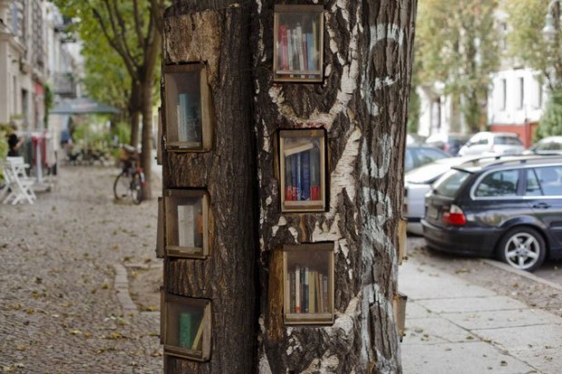 Как в Берлине можно совершенно бесплатно обменять книгу на любую другую (5 фото + текст)