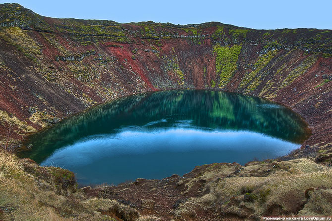 Как выглядят кратерные озера на Земле