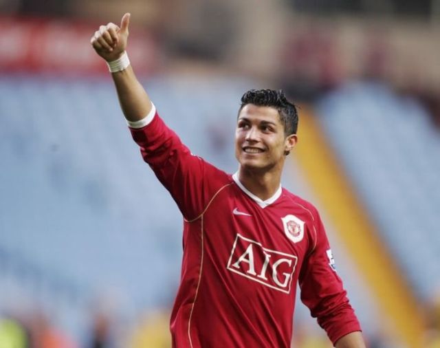 ТОП-10 самых высокооплачиваемых футболистов чемпионата Евро-2012 (10 фото)