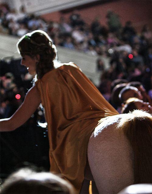 Ксения Собчак нарядилась лошадью (7 фото)