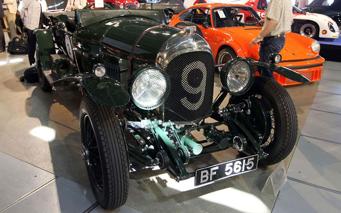 Коллекционные автомобили на аукционе в Монако