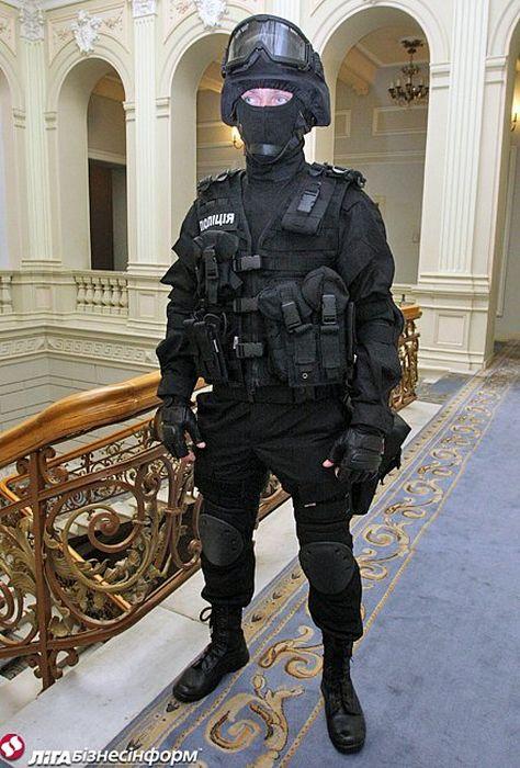 Новая форма украинской полиции (10 фото)