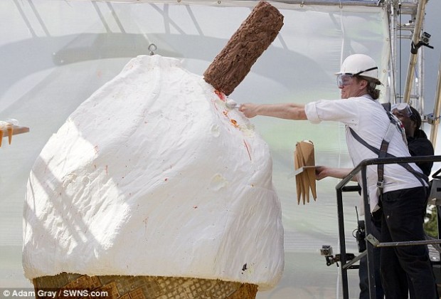 Самое большое мороженое в мире (5 фото)