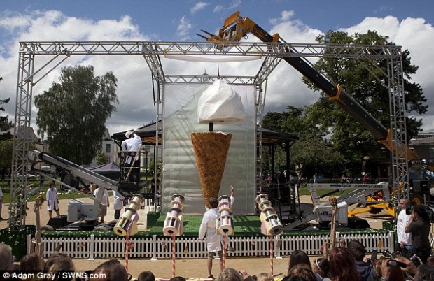 Самое большое мороженое в мире (5 фото)
