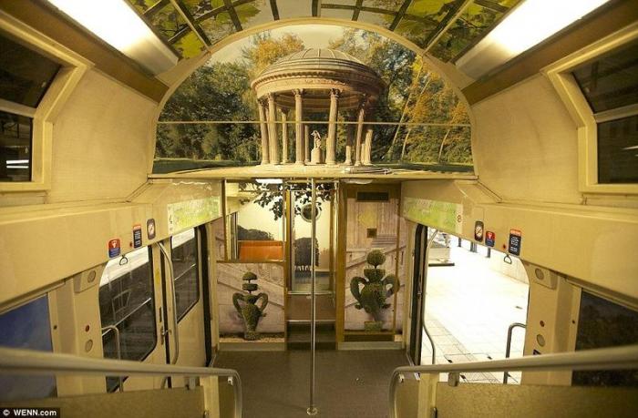 Великолепный поезд в метро (14 фото)