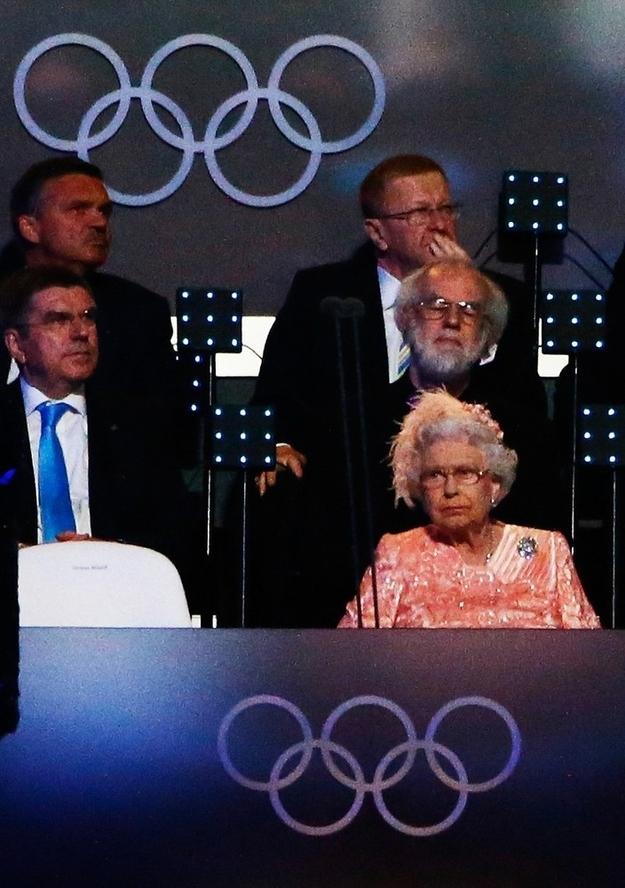 Эмоции королевы Англии на открытии Олимпийских игр (12 фото)