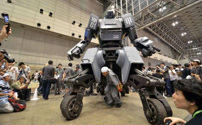 Kuratas — первый японский боевой робот (4 фото+видео)