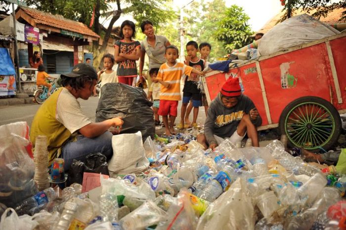 Жизнь в трущобах Джакарты