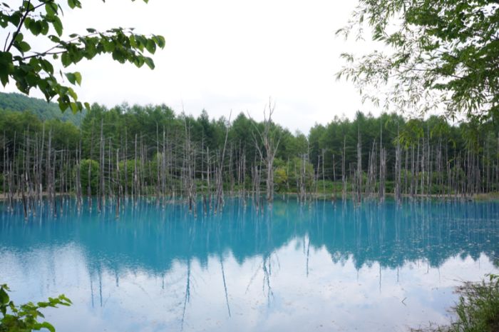 Голубое озеро в Японии