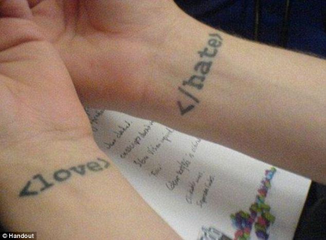 Татуировки настоящих гиков (17 фото)