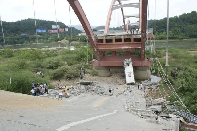 Мосты, которые сломались (48 фото)