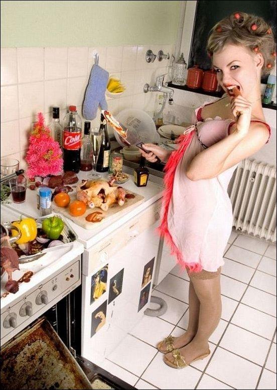 Девушки на кухне (25 фото)