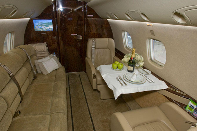 Салоны самолетов, на которых летают богатейшие люди страны