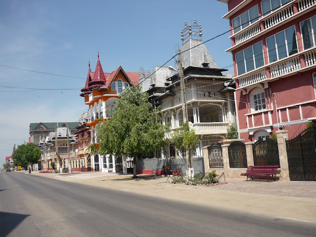 Бузеску – столица цыган-миллионеров