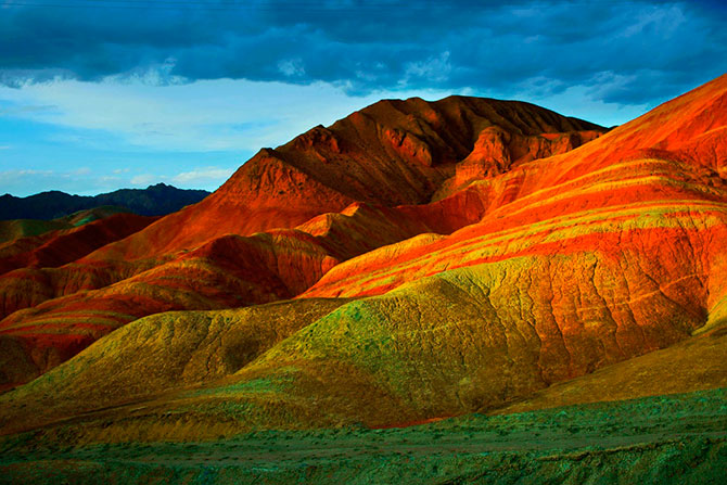 Ландшафт Дэнксия – цветные горы Китая