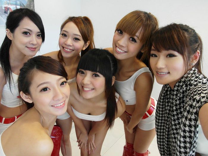 Красивые азиатки из социальных сетей (50 фото)