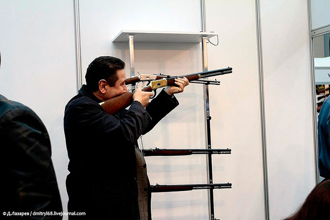 Выставка оружия Arms & Hunting 2012 (45 фото + текст)