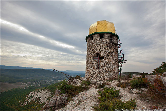 Пещерный монастырь Шулдан в Крыму