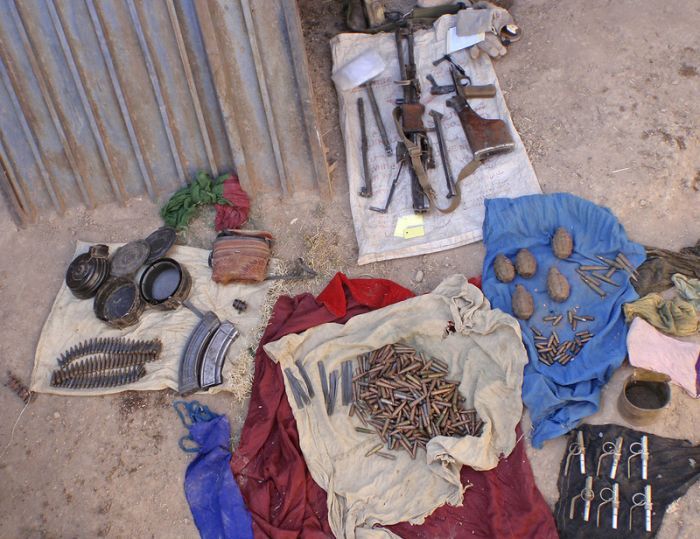 Конфискованное оружие талибских повстанцев (28 фото)