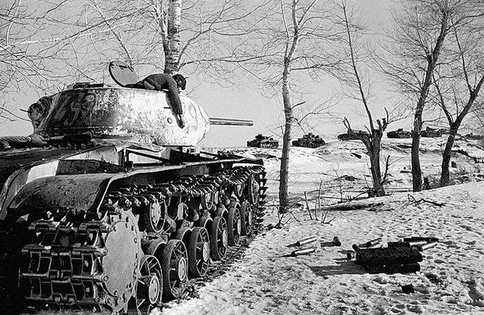 Легендарный подвиг советских танкистов (6 фото)