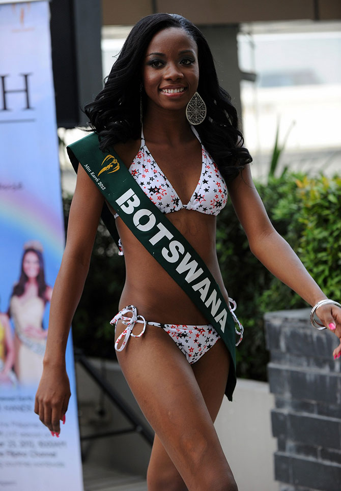 Горячие участницы конкурса красоты «Мисс Земля 2012» в купальниках