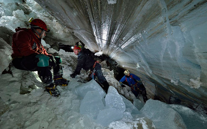 Ледяные пещеры ледника Горнер