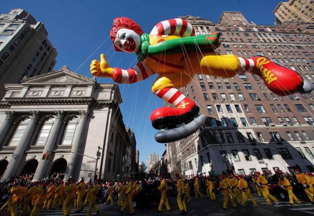 Парад огромных надувных игрушек в Нью-Йорке (11 фото)