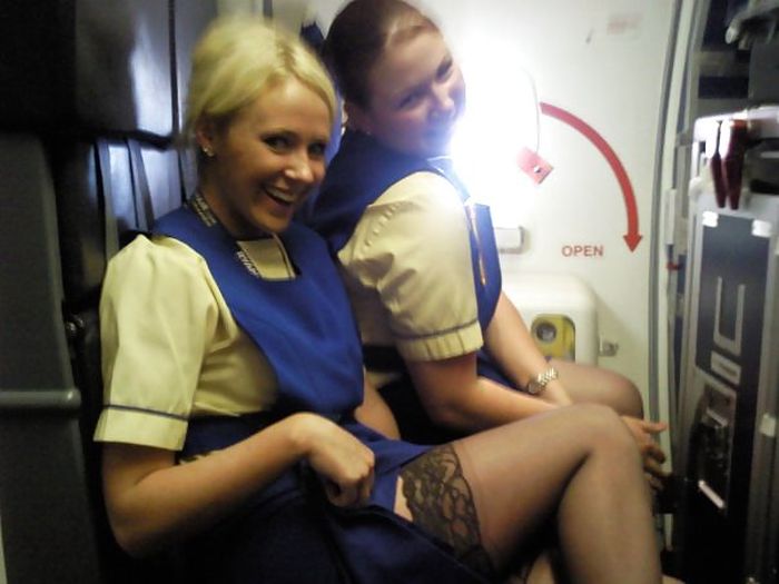 stewardesses_30.jpg