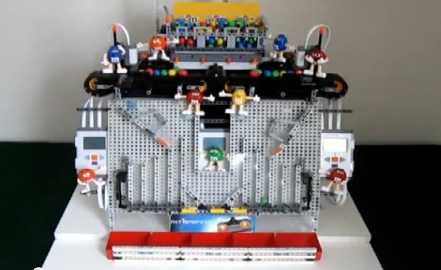 Сортировщик конфет M&amp;amp;M’s из Lego