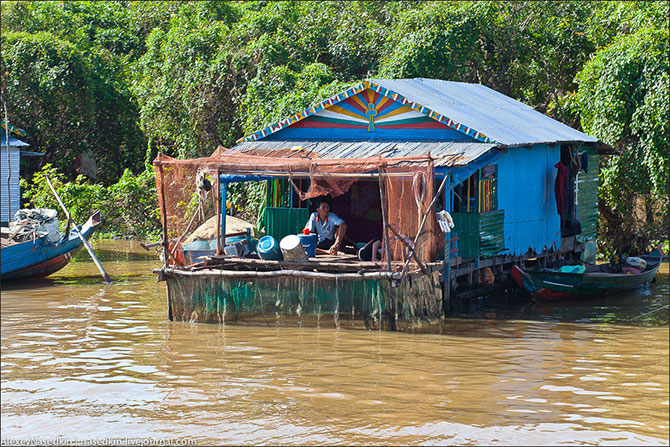 Жизнь на озере Тонлесап в Камбодже