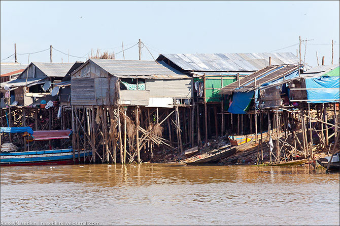 Жизнь на озере Тонлесап в Камбодже