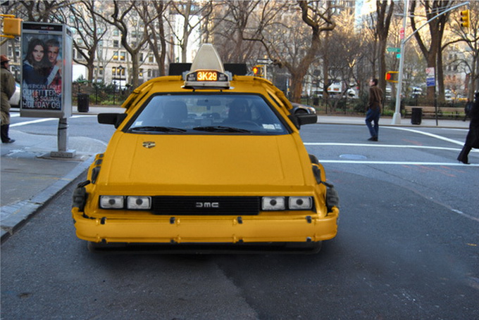 Такси Delorean (4 фото)